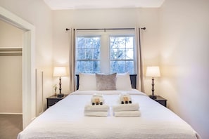 Suite, 5 Schlafzimmer, Nichtraucher (Tyler) | Individuell eingerichtet, Schreibtisch, Bügeleisen/Bügelbrett