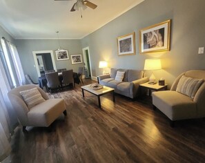 Suite, 5 Bedrooms, Non Smoking (Tyler) | Living area