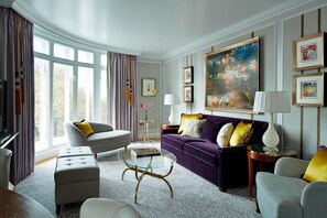 Premier Suite, 1 King Bed with Sofa bed | Living area