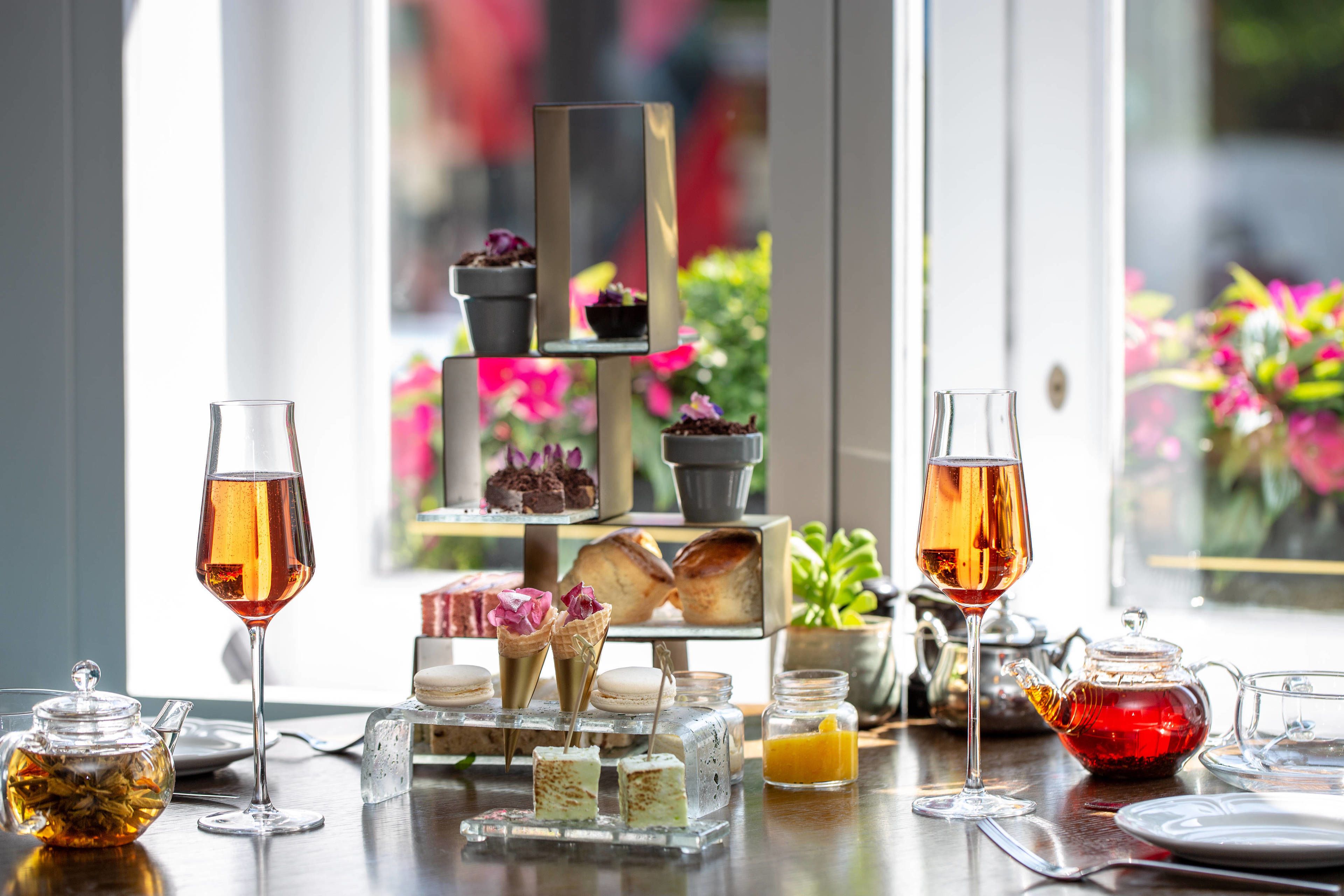 Breakfast, lunch, dinner served; British cuisine 