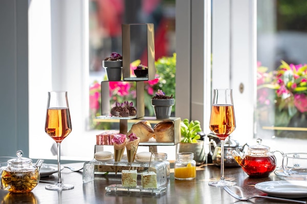 Frokost, lunsj og middag serveres, britiske retter