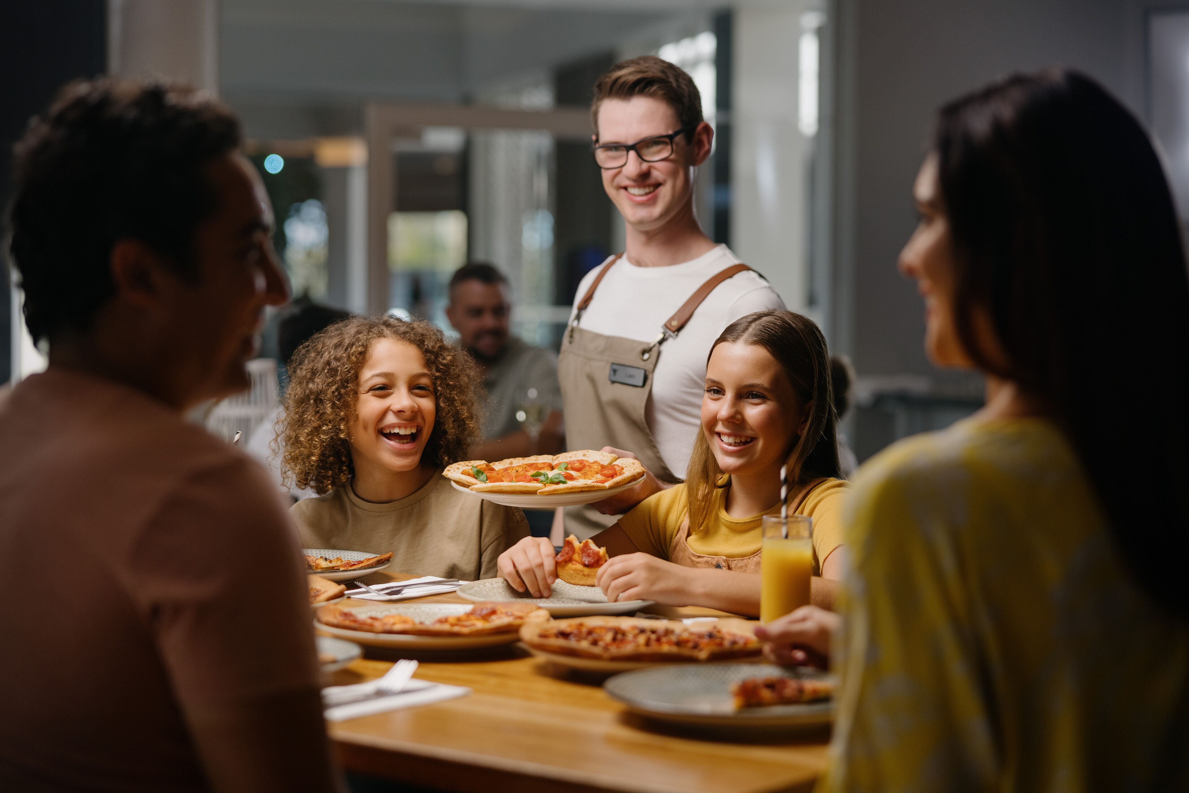 4 restaurants, breakfast served