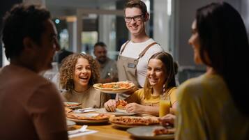 4 Restaurants; Frühstück, Mittagessen und Abendessen werden serviert