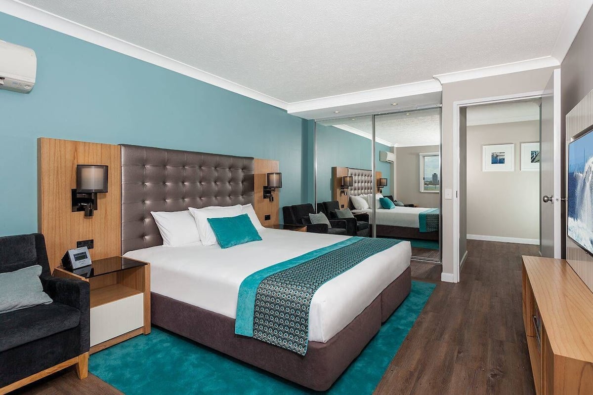 1 bedroom, in-room safe, desk, iron/ironing board