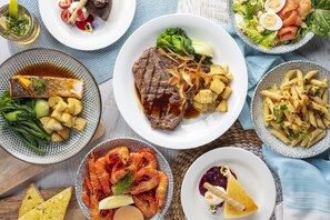 4 restaurantes; se sirven desayunos 