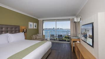 Zimmersafe, Schreibtisch, Bügeleisen/Bügelbrett, Babybetten