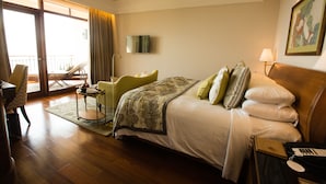 Minibar, in-room safe, desk, blackout drapes - Ananda in the Himalayas (Narendranagar)
