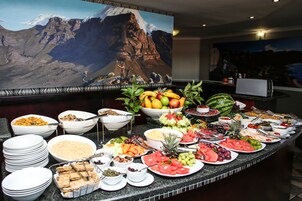 Daily buffet breakfast for a fee