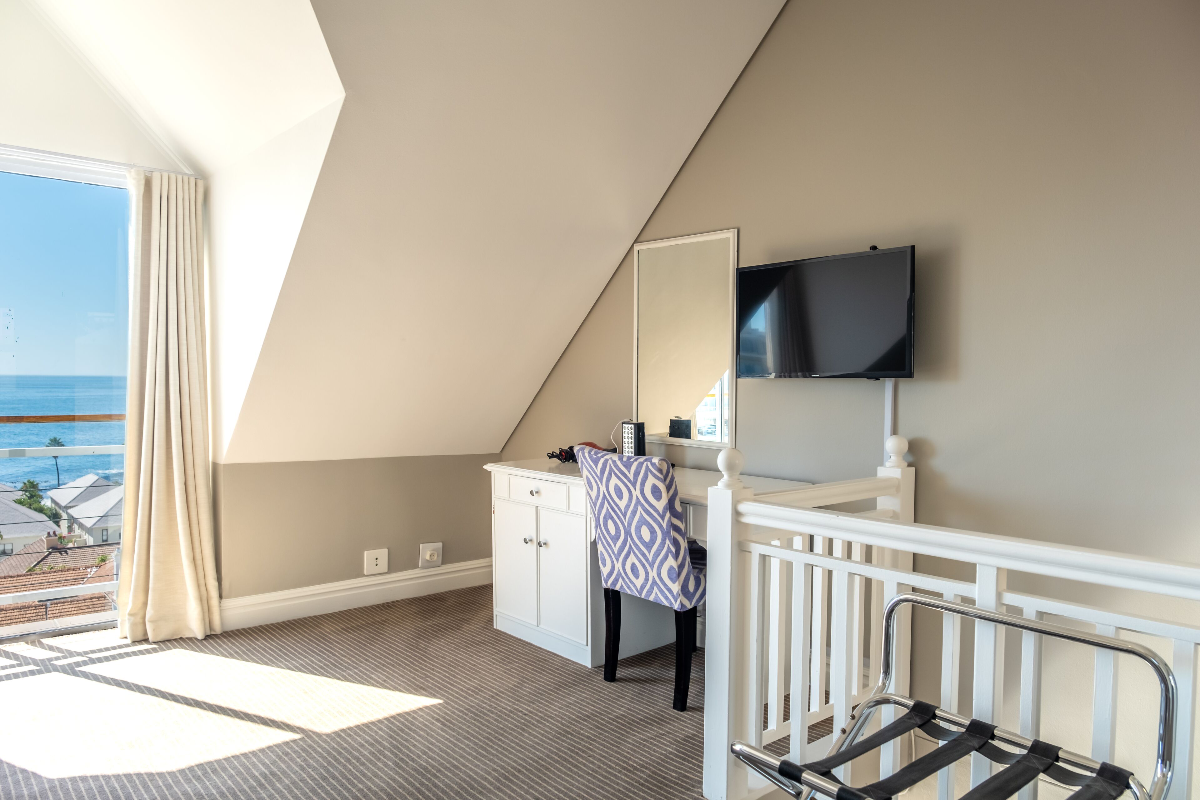 penthouse, sea view | 1 bedroom, in-room safe, individually furnished, desk