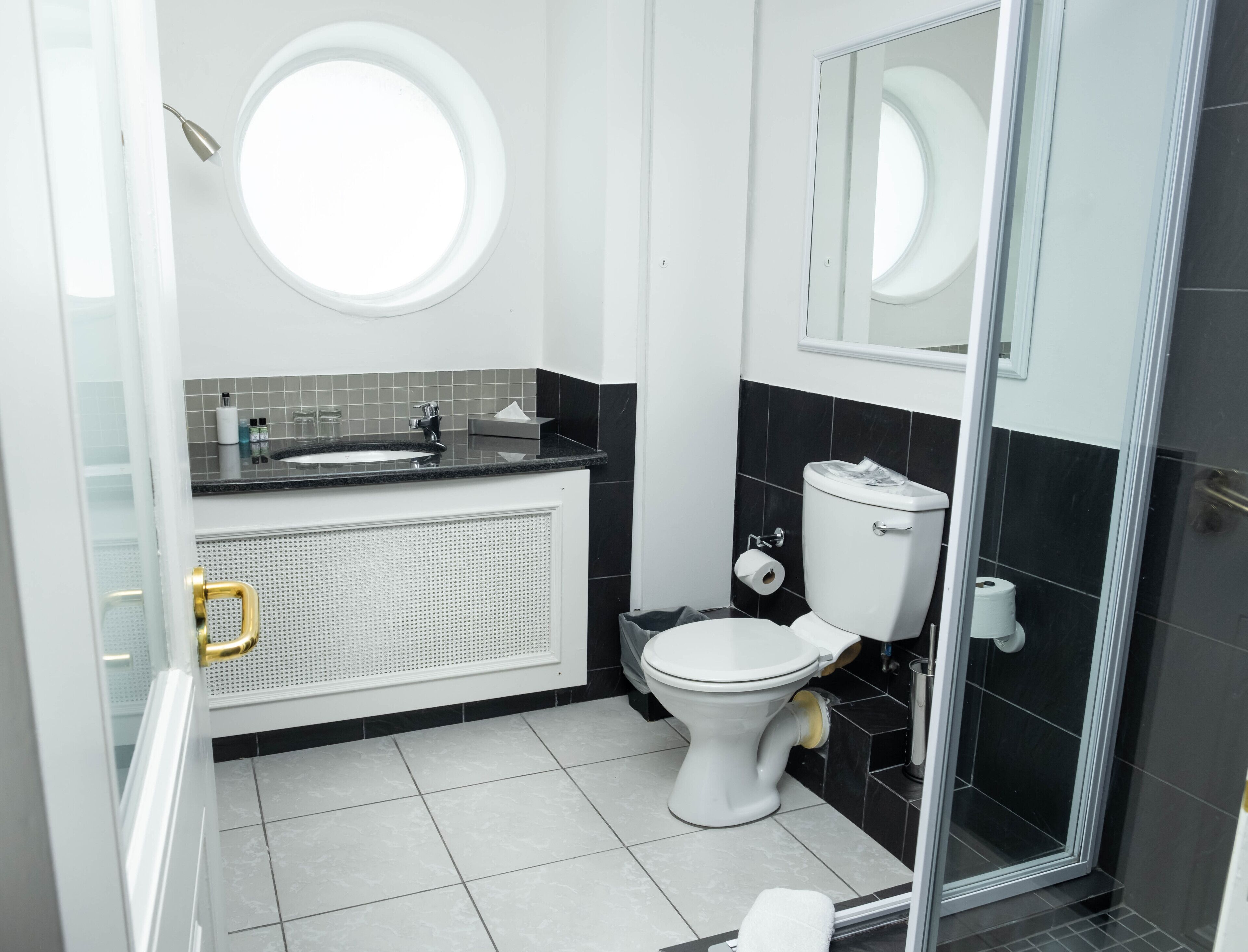 duplex, sea view | bathroom | separate bathtub and shower, free toiletries, hair dryer, towels