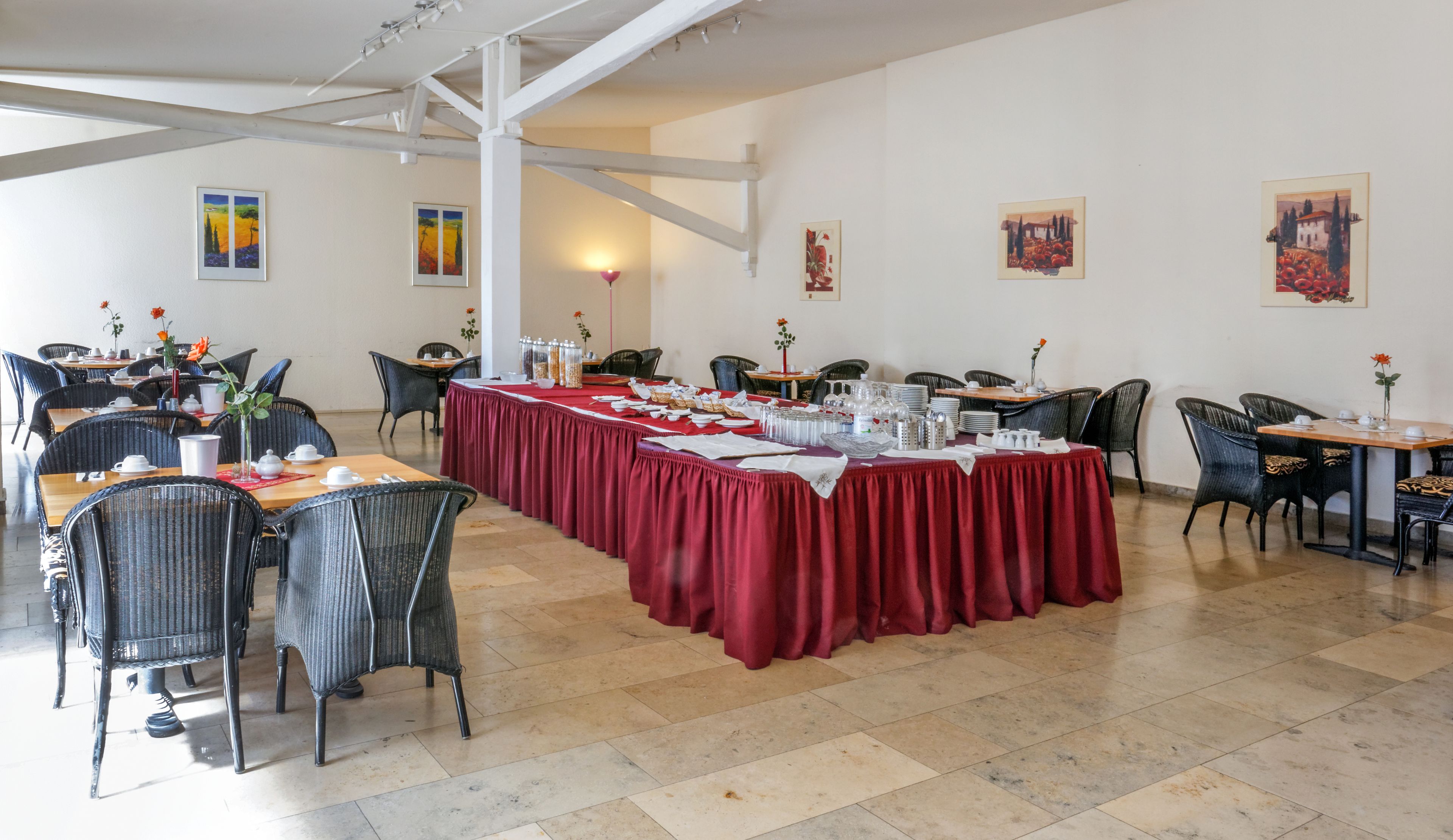 Desayuno buffet incluido todos los días 