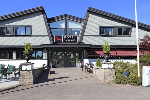 Fachada de la propiedad