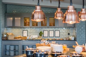 包每日自助早餐