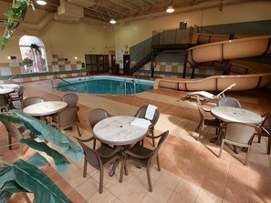 Indoor pool, open 8 AM to 11 PM, pool loungers - Best Western Plus Pembina Inn & Suites (Winnipeg)