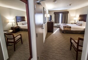 Standard Room, 1 Queen Bed, Accessible, Refrigerator