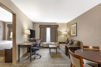 Best Western Plus Pembina Inn & Suites