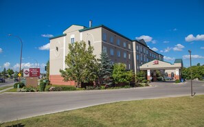 Front of property - Best Western Plus Pembina Inn & Suites (Winnipeg)