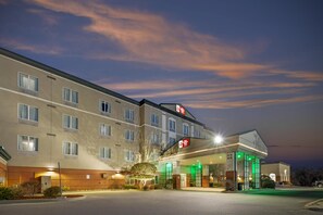 Exterior - Best Western Plus Pembina Inn & Suites (Winnipeg)