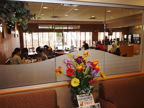 Best Western Plus Pembina Inn & Suites