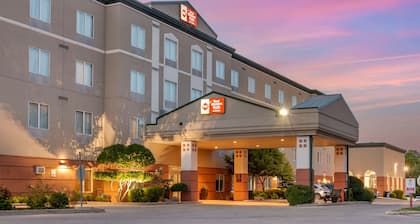 Best Western Plus Pembina Inn & Suites