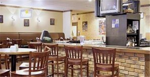 Breakfast, lunch and dinner served - Burntwood Hotel (Thompson)