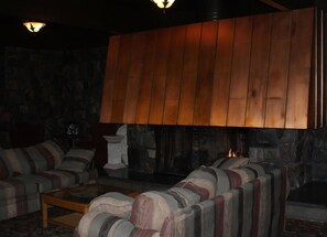 27-inch TV with cable channels - Burntwood Hotel (Thompson)