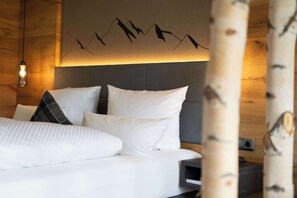 Superior-Zimmer, 1 Doppelbett, Balkon, Bergblick