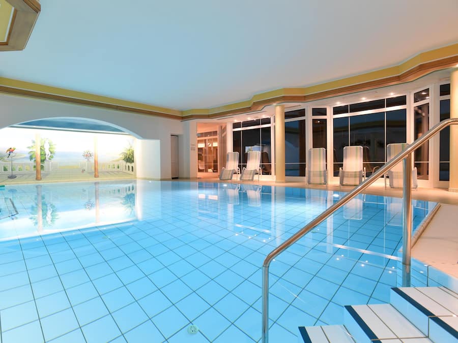 Indoor pool, pool loungers