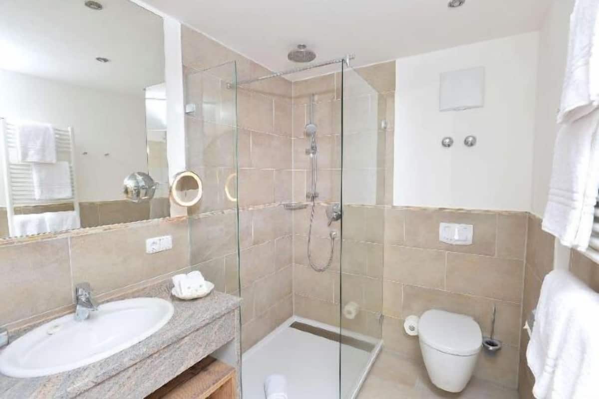 Bathroom | Shower, hair dryer, towels