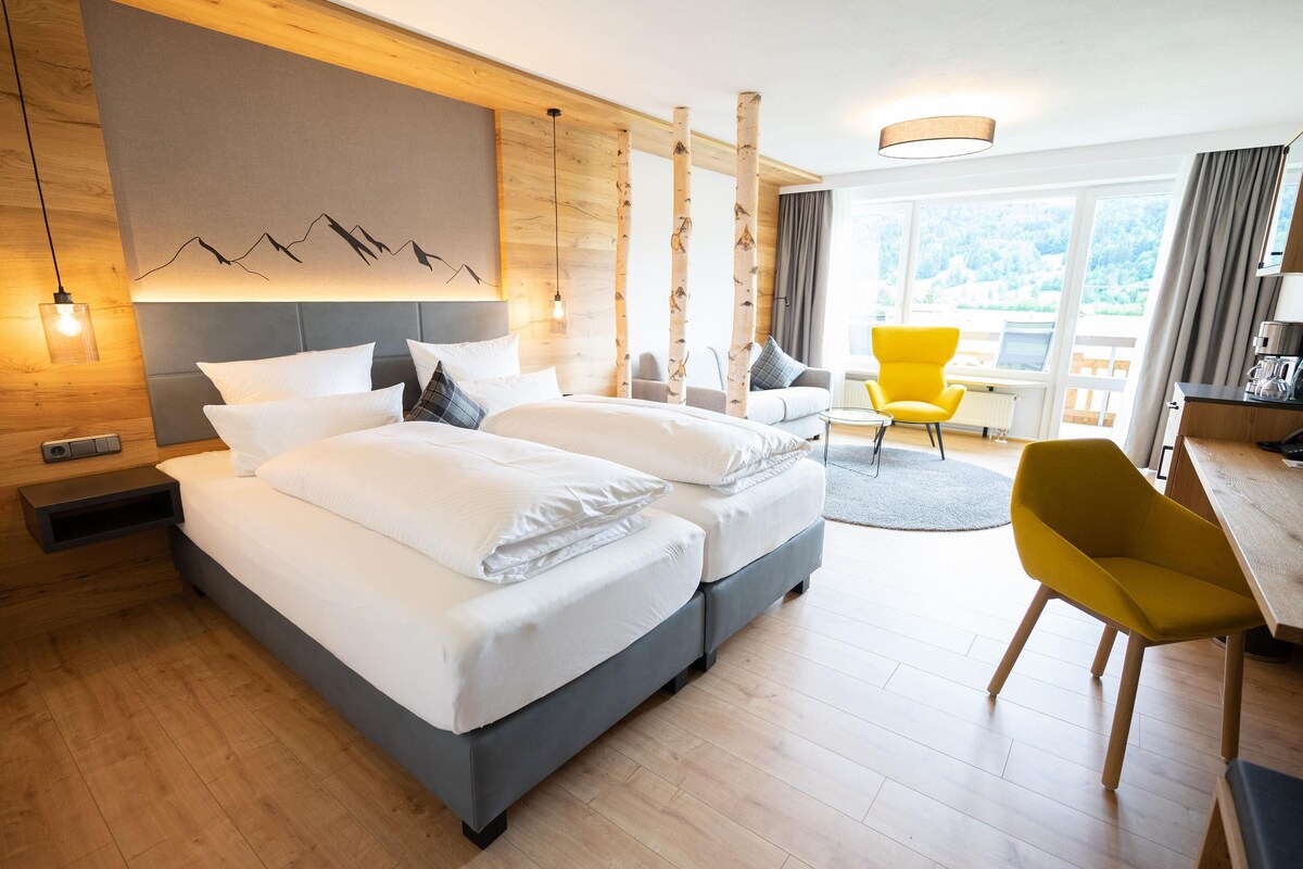 Superior Room, 1 Double Bed, Balcony, Mountain View | In-room safe, desk, laptop workspace, blackout drapes