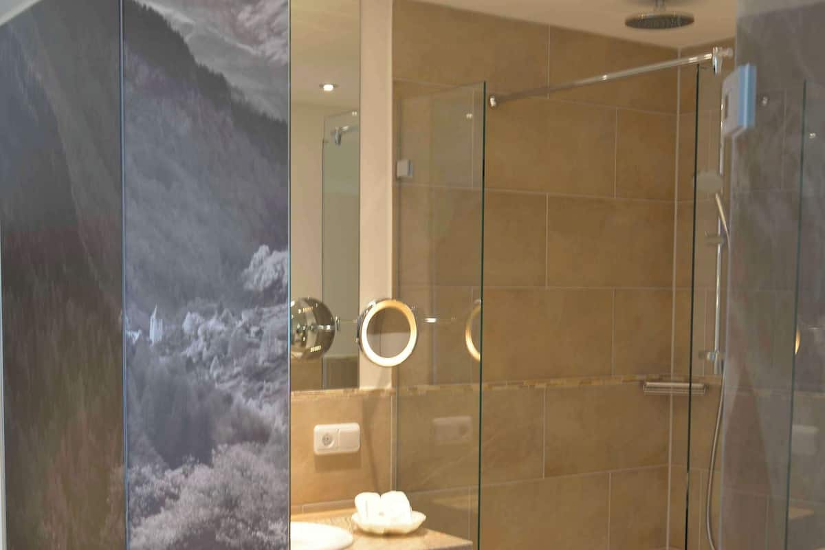 superior - studio, 1 double bed, annex | bathroom | shower, hair dryer, towels