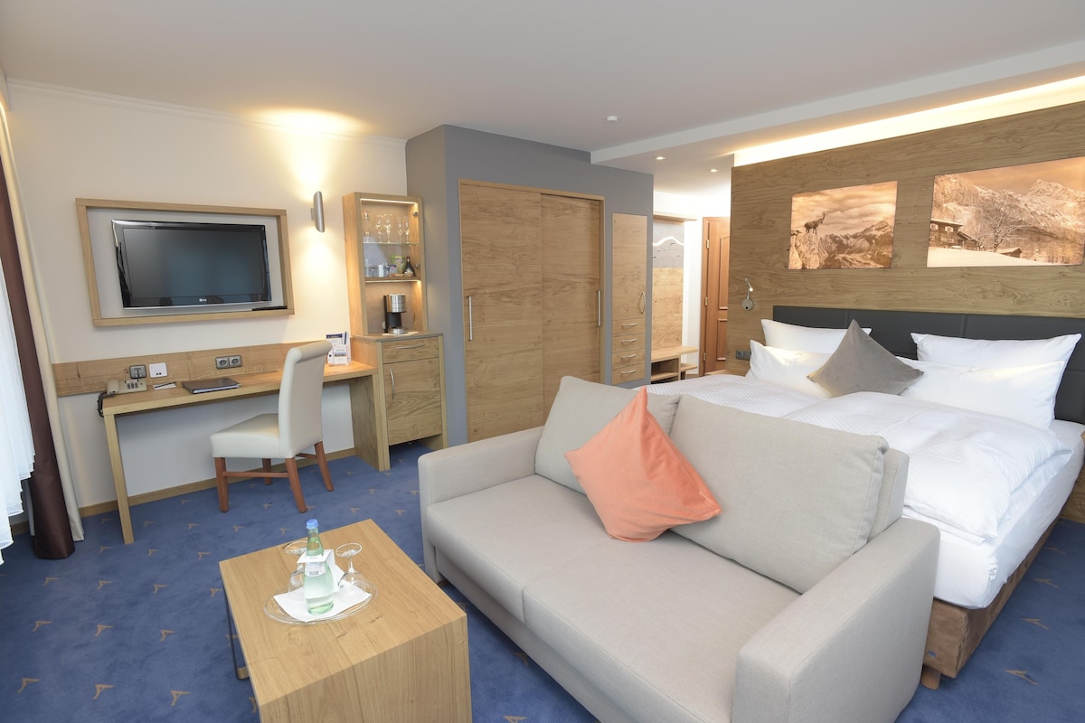 Deluxe Room, 1 Double Bed, Balcony, Mountain View | In-room safe, desk, laptop workspace, blackout drapes