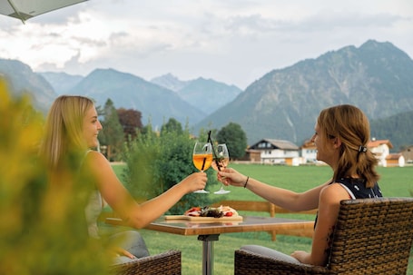 Alimentos y bebidas. Alpenhof Oberstdorf Hotel & Spa, BW Signature Collection