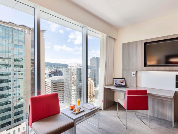 Premium bedding, in-room safe, desk, laptop workspace - Novotel Wellington (Wellington)