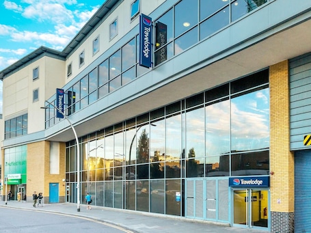 Exterior. Travelodge London Ilford