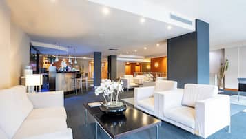 Coin salon dans le hall