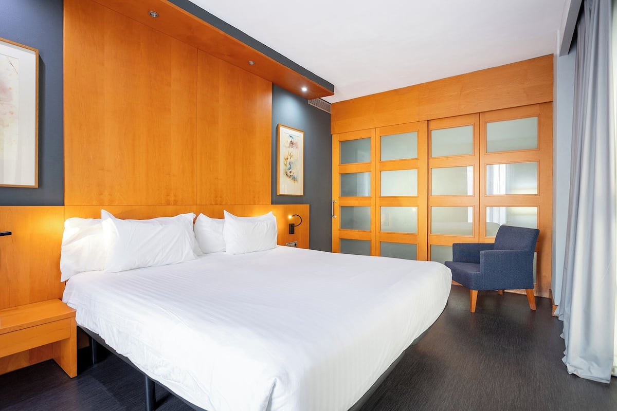 Minibar, in-room safe, desk, blackout curtains