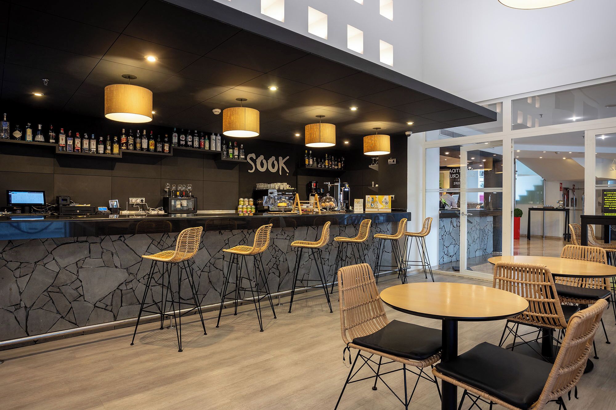 Bar (en la propiedad)