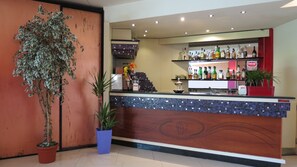 2 bars/lounges, poolside bar