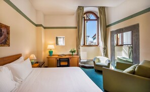 Superior Double Room | Minibar, in-room safe, desk, free WiFi