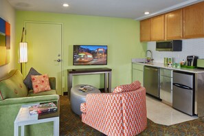 Microwave, dishwasher, coffee/tea maker, toaster