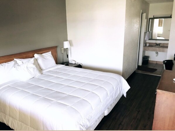 Standard Room, 1 King Bed, Non Smoking