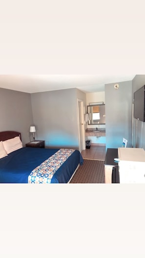 Habitación, 1 cama de matrimonio, fumadores | Escritorio, wifi gratis, ropa de cama y despertador