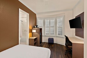 Standard Room, 1 Queen Bed, Non Smoking, Refrigerator & Microwave (Larger Room) - Mithila San Francisco, SureStay Collection by Best Western (San Francisco)