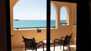 Standard Condo, 1 Bedroom, Kitchen | Terrace/patio