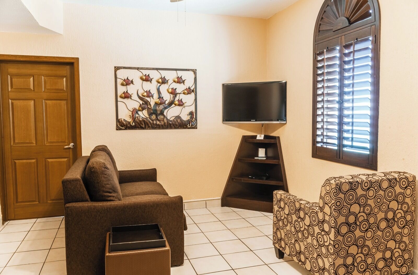 tv, dvd player, ipod dock