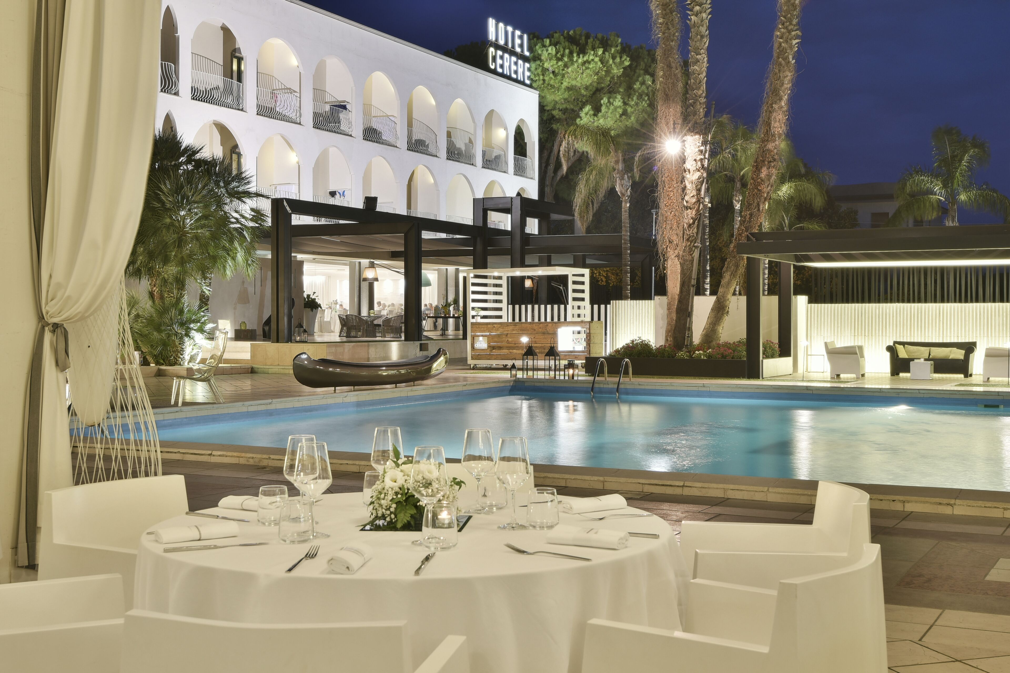 outdoor pool, open 9:30 am to 6:30 pm, pool umbrellas, pool loungers