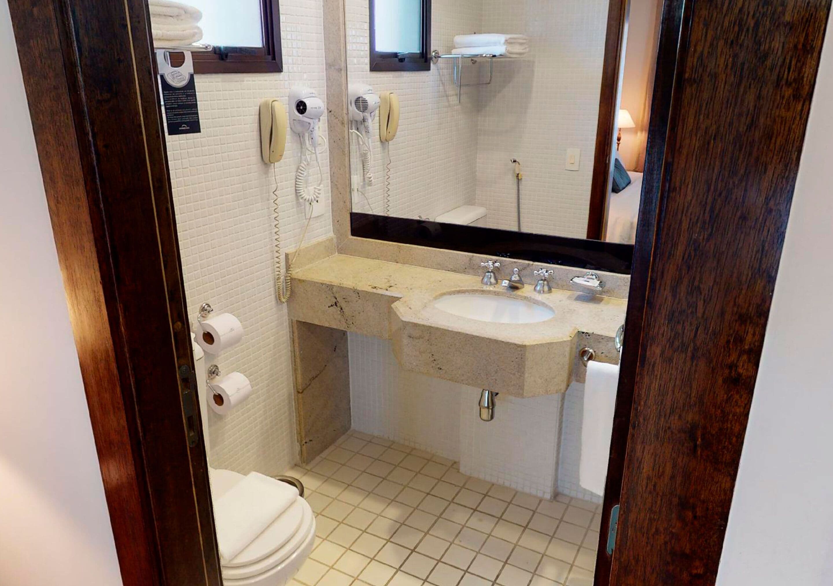 standard room, 1 double bed | bathroom | shower, free toiletries, hair dryer, bidet