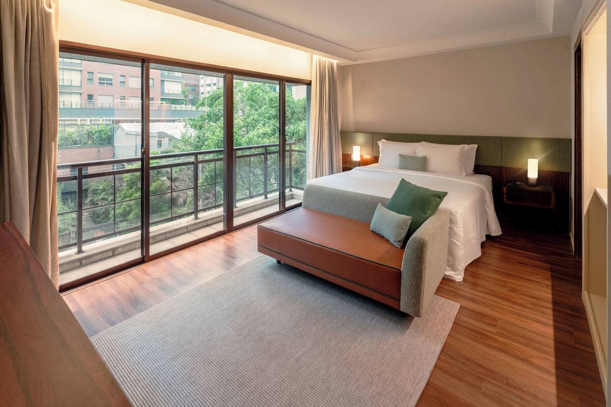 Comfort Studio Suite | Minibar, in-room safe, desk, free WiFi