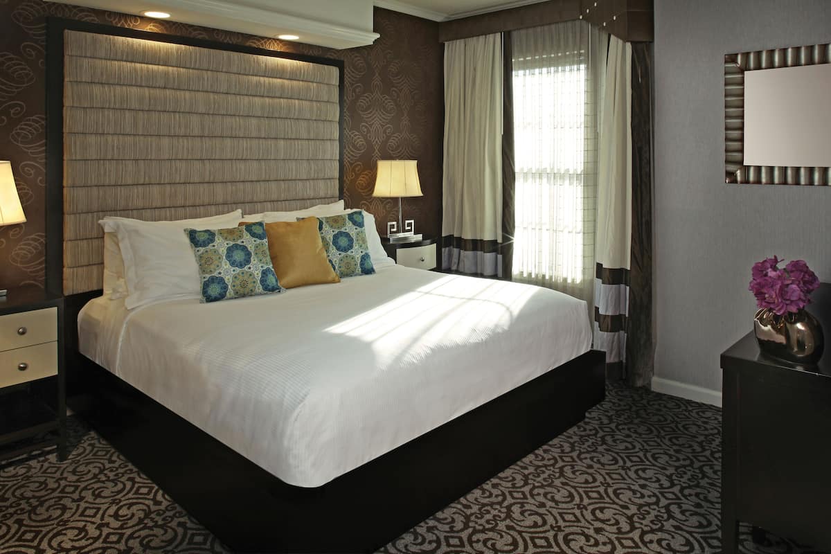 Egyptian cotton sheets, premium bedding, down comforters, pillowtop beds